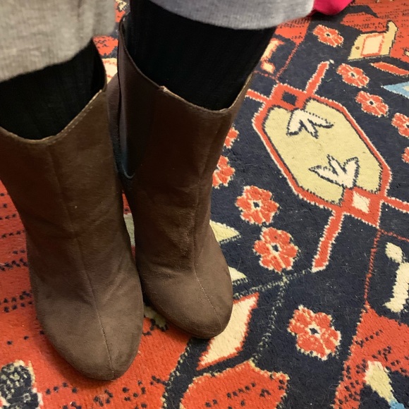 Brown faux suede boot - Picture 4 of 7